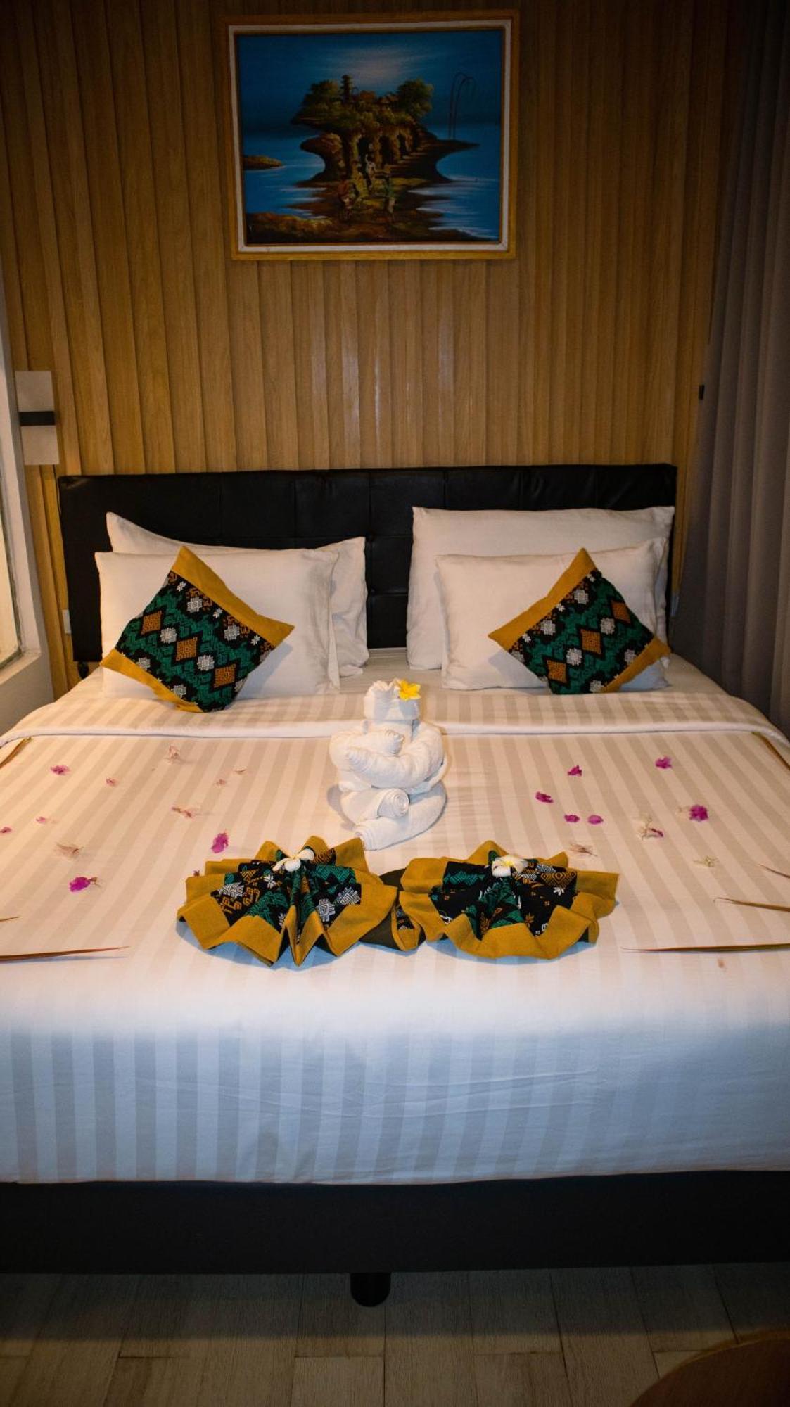 Raja Hotel Kuta Mandalika Resort & Convention Exterior photo